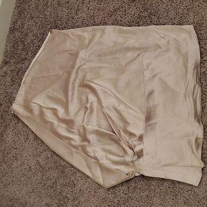 Satin one-shoulder Do Be satin blouse